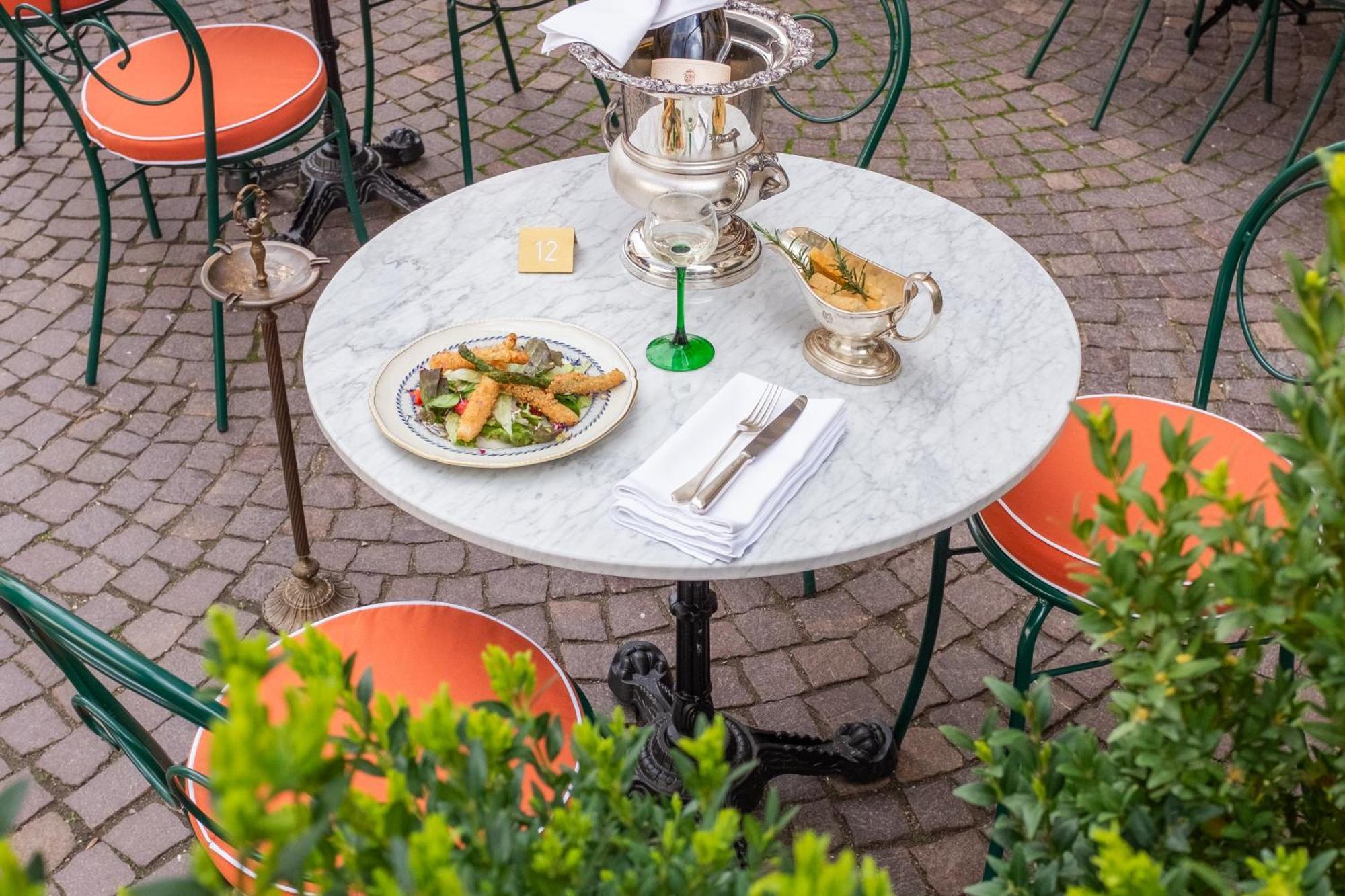 Hotel Weisses Roessl Caldaro Zewnętrze zdjęcie